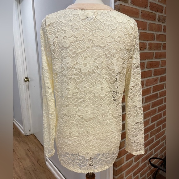 NWOT BiBi Sheer Lace Top - Picture 7 of 8